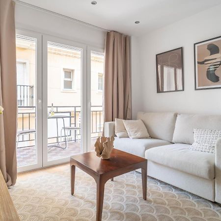 Sanders San Patricio - Dreamy Two-Bedroom Apartment Downtown マラガ エクステリア 写真