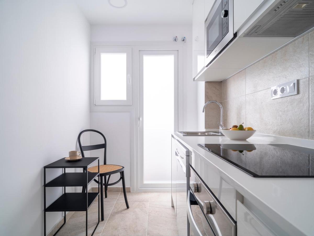 Sanders San Patricio - Dreamy Two-Bedroom Apartment Downtown マラガ エクステリア 写真