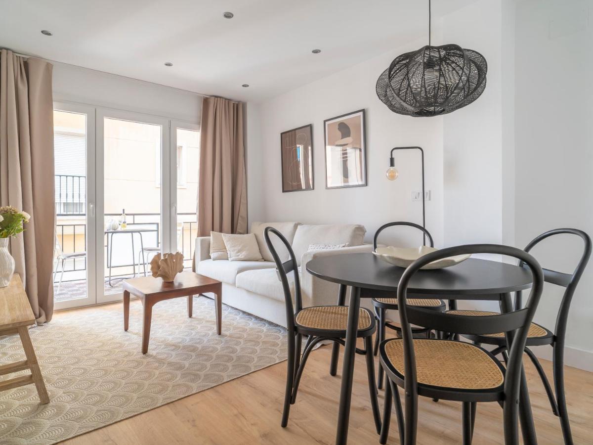 Sanders San Patricio - Dreamy Two-Bedroom Apartment Downtown マラガ エクステリア 写真